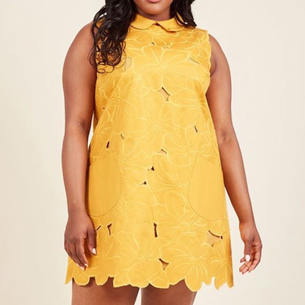 NWOT MODCLOTH Fantasizing Flawless Shift Dress